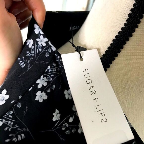 Adorable NWT Long Balloon Sleeve Floral Crop Top - Picture 7 of 11